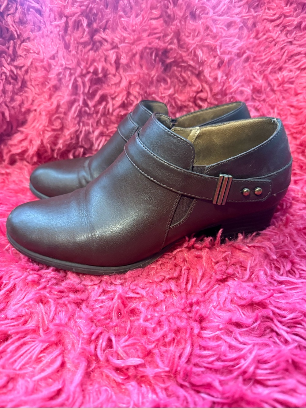 Natural Soul Leather Slip-On Low Heel Ankle Shoes - Brown